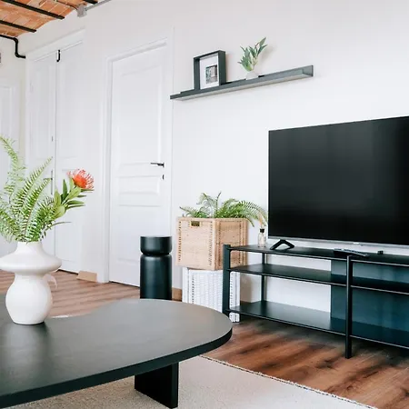 Flat W View Near Galata Tower In Istiklal Ave דירה